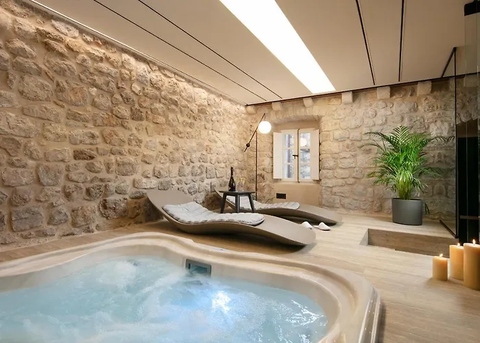 Lapisa Villa *